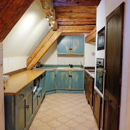 Apartment Dream - 3 Bedroom Old Town Penthouse With Sauna *